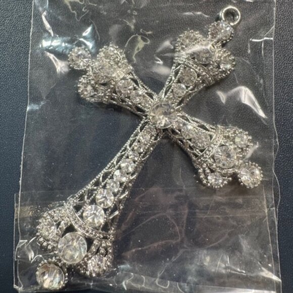 Jewelry - Rhinestone Filigree 4" Cross Pendant